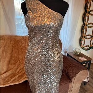 Glamorous One-Shoulder Sequin Dress